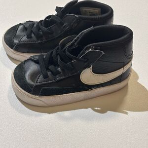 Nike Black Blazer Mid 77  High-Top Sneakers - 7C